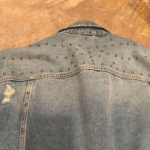 Free People Studded Denim Trucker Jacket Oversized Light Blue size S EUC - Picture 9 of 9